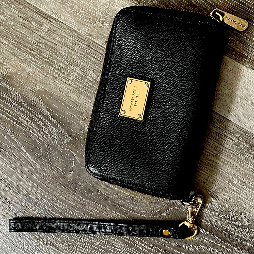 Authentic Michael Kors Wristlet